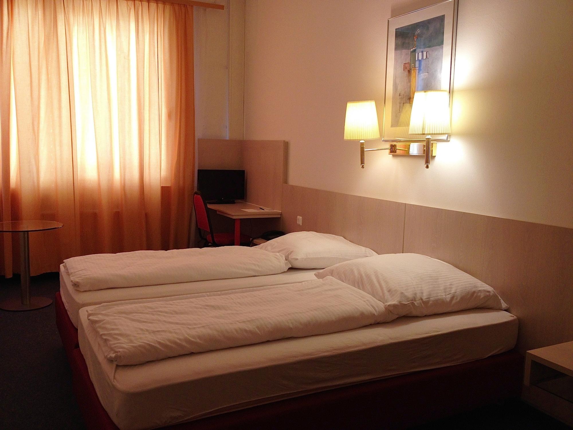 New Fair Messe Hotel 2*